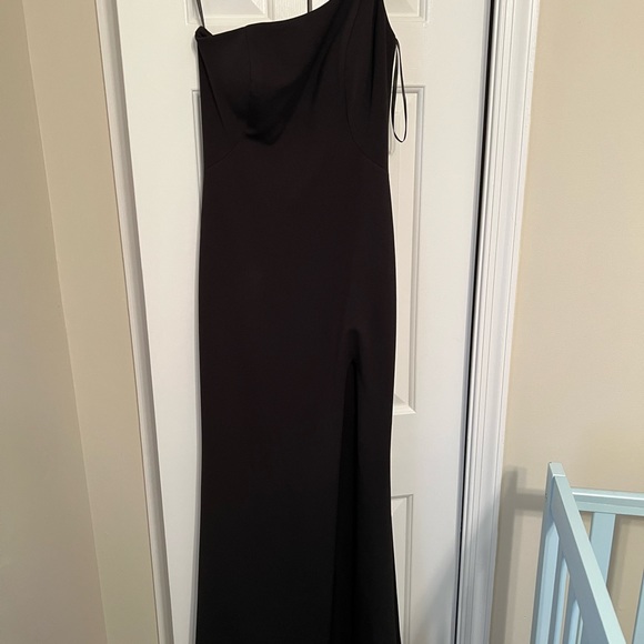 LaFemme (Nordstrom) gorgeous one shoulder form fitting gown - Picture 4 of 4